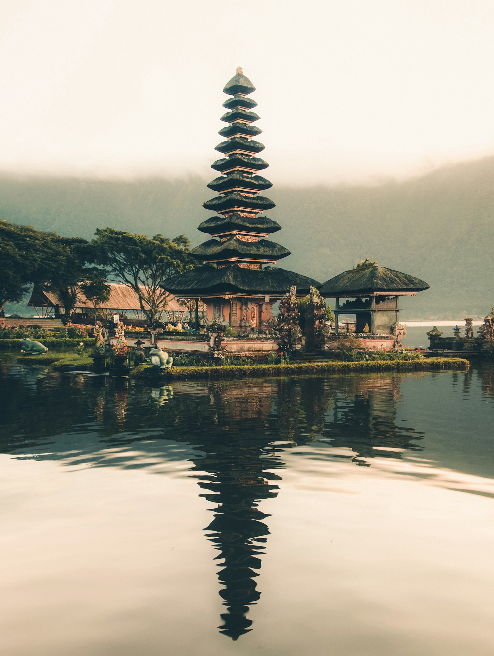 Indonesia watersports — Monta Tolotangga